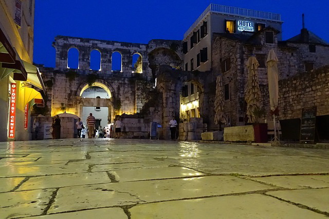 Diocletian’s palace by night