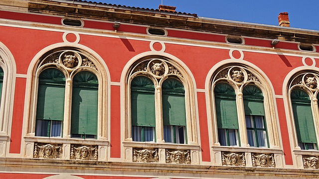 Diocletian's palace windows detail